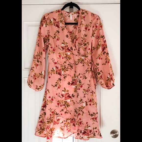 Xhilaration Dresses & Skirts - Pink long sleeved floral dress
